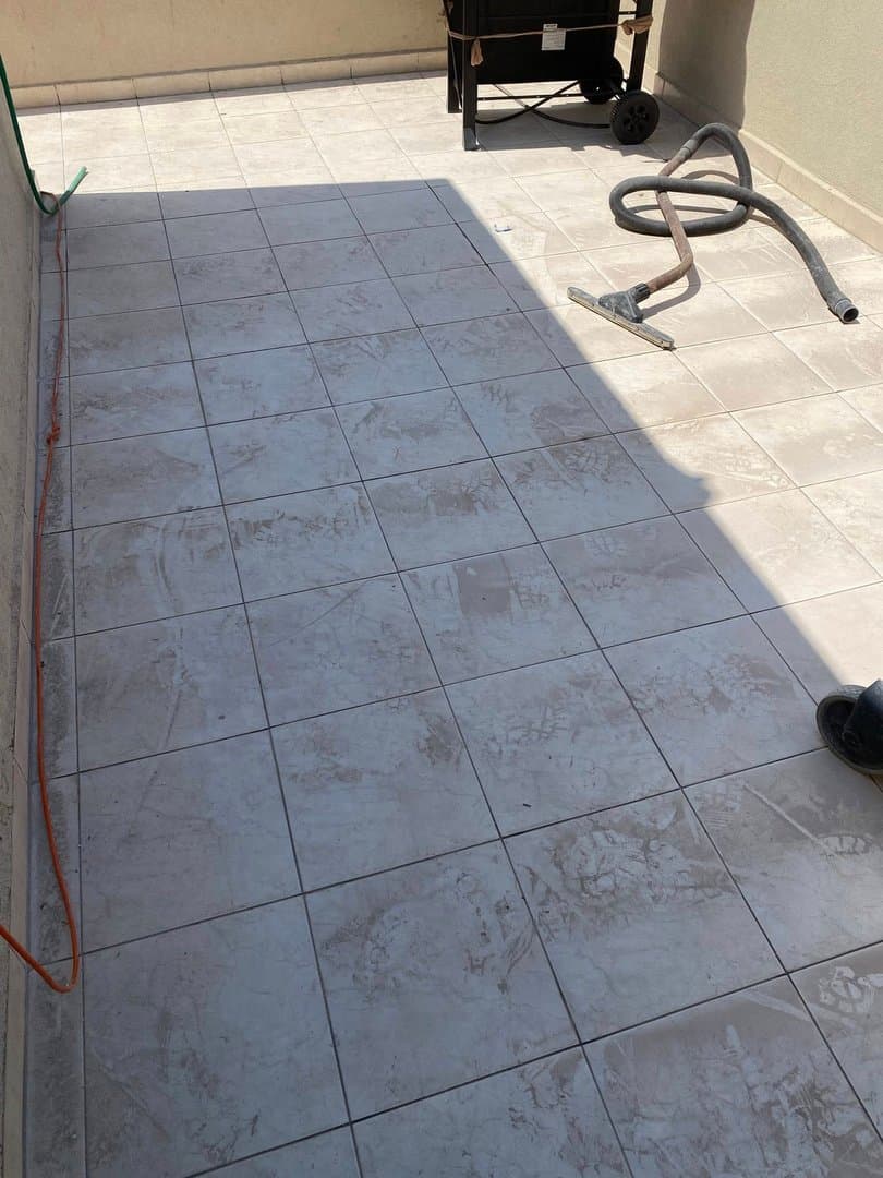 פרקט עץ טבעי בחדר שינה